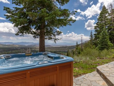 Modern Hot Tub with a Panoramic Vista